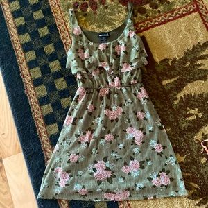 Very cute summer dress or dressy dress